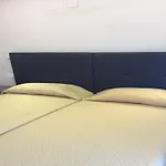 Ofert, Next To The English Area, Apt Ocean-2ª Linea Levante-3-4 Pers -Con Piscina, Aire Acond Extra Y Garaje 10Eur Dia