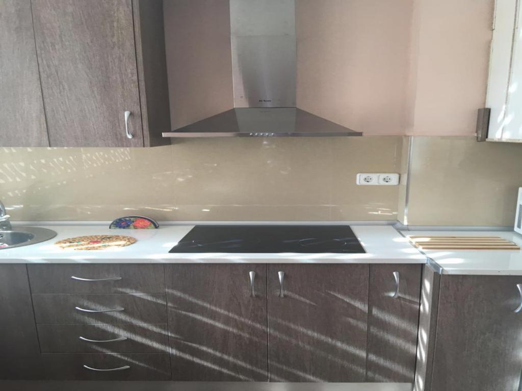 Ofert, Next To The Area, Apt Ocean-2ª Linea Levante-3-4 Pers -con Piscina, Aire Acond Extra Y Garaje 10eur Dia Apartment *